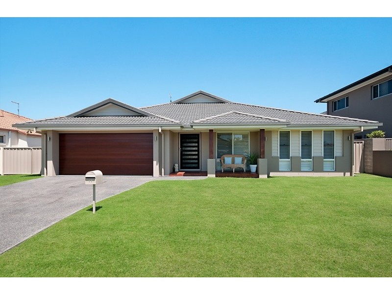 17 Barellan Avenue, Yamba NSW 2464