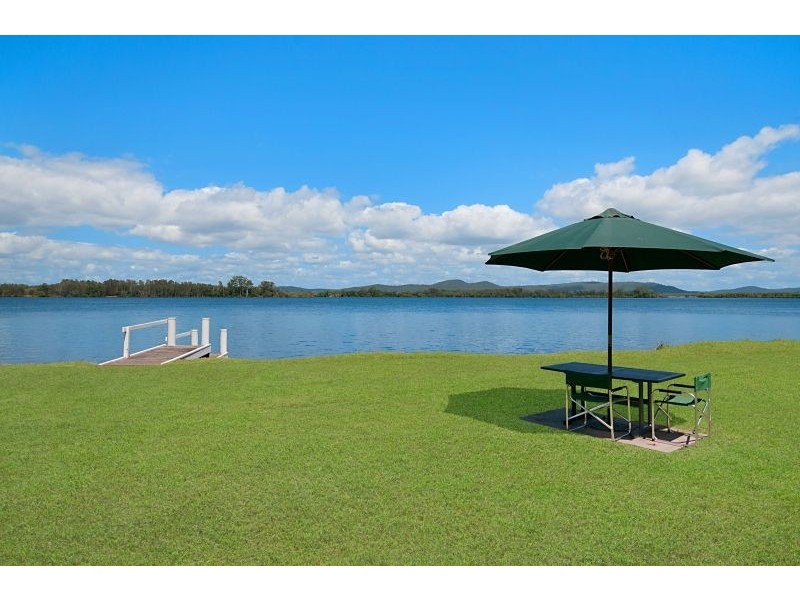 285 School Road, Palmers Island NSW 2463