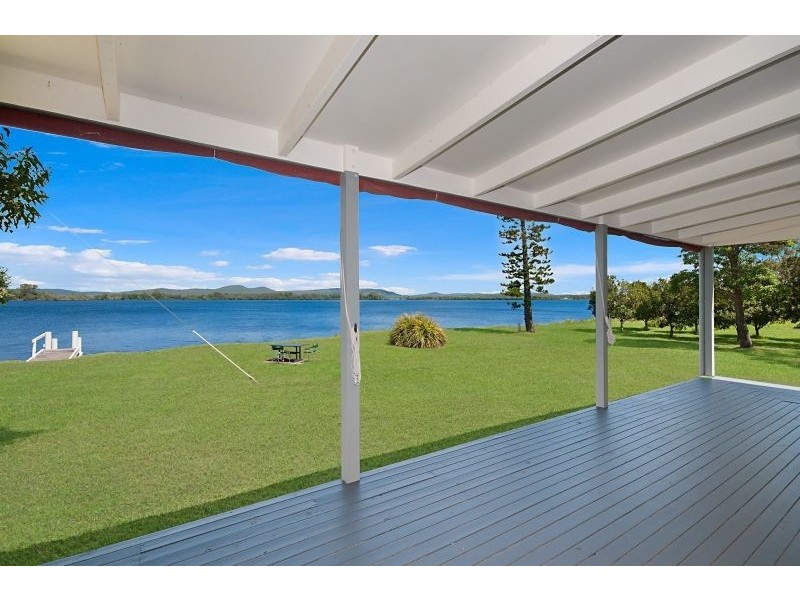 285 School Road, Palmers Island NSW 2463