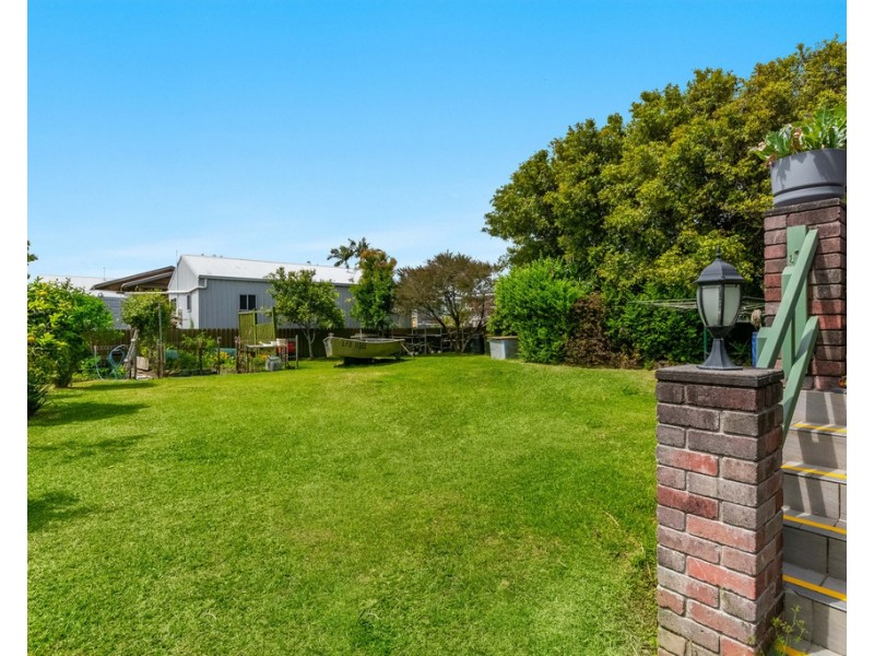 2 Dalley Street, Palmers Island NSW 2463