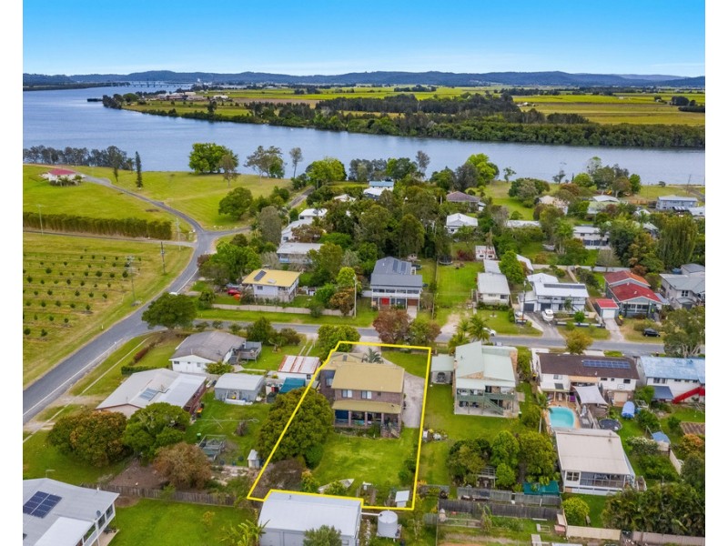 2 Dalley Street, Palmers Island NSW 2463