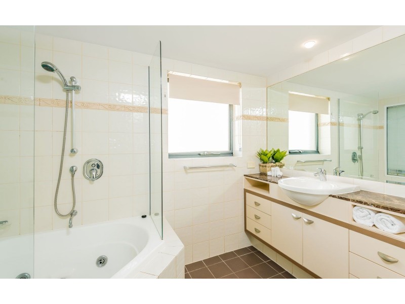 32/20-21 Pacific Parade, Yamba NSW 2464