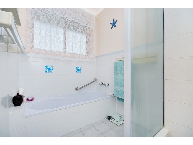 2/6 Park Ave, Yamba NSW 2464