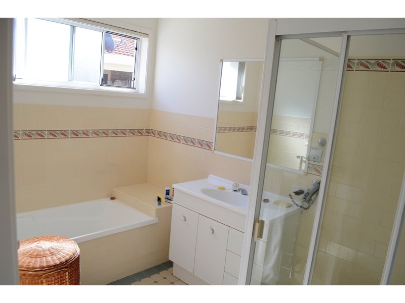 2/14 Kookaburra Court, Yamba NSW 2464