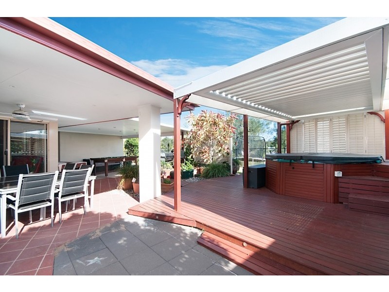 4 Newport Island Circuit, Yamba NSW 2464