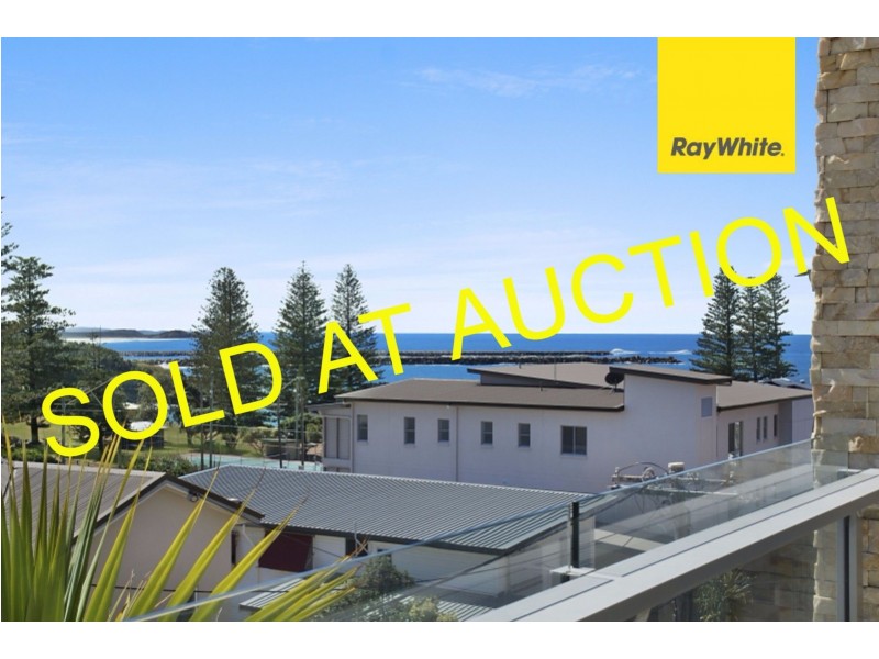 2/6 Henson Lane, Yamba NSW 2464