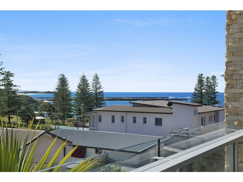 2/6 Henson Lane, Yamba NSW 2464