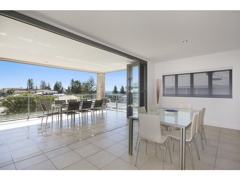 2/6 Henson Lane, Yamba NSW 2464