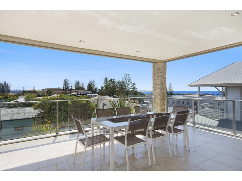 2/6 Henson Lane, Yamba NSW 2464