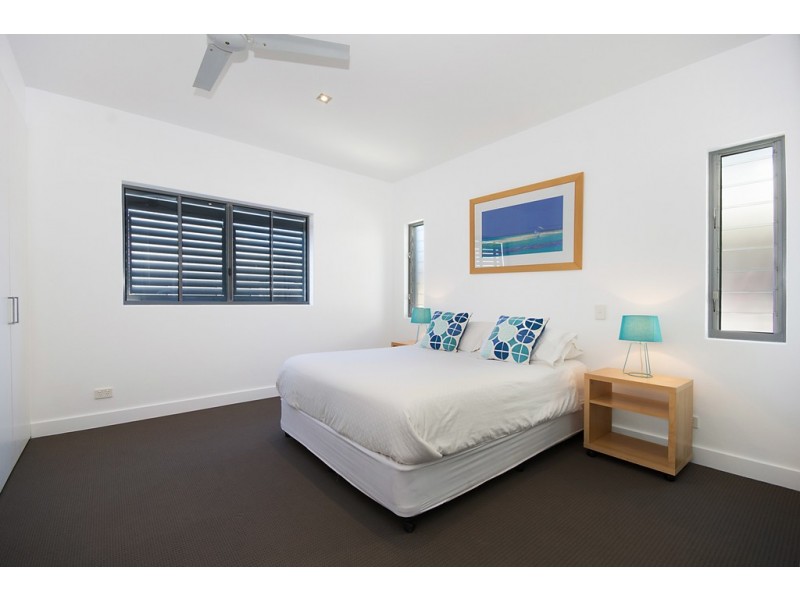 2/6 Henson Lane, Yamba NSW 2464