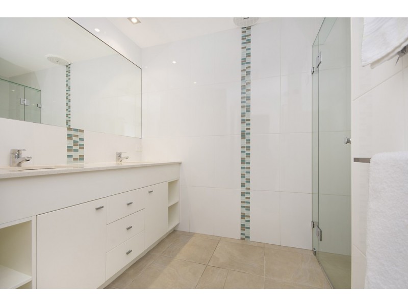 2/6 Henson Lane, Yamba NSW 2464