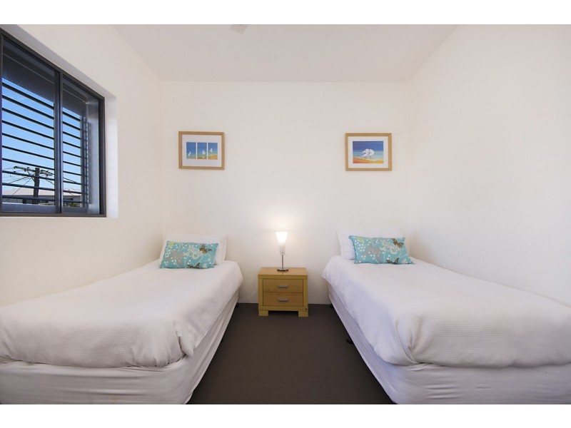 2/6 Henson Lane, Yamba NSW 2464