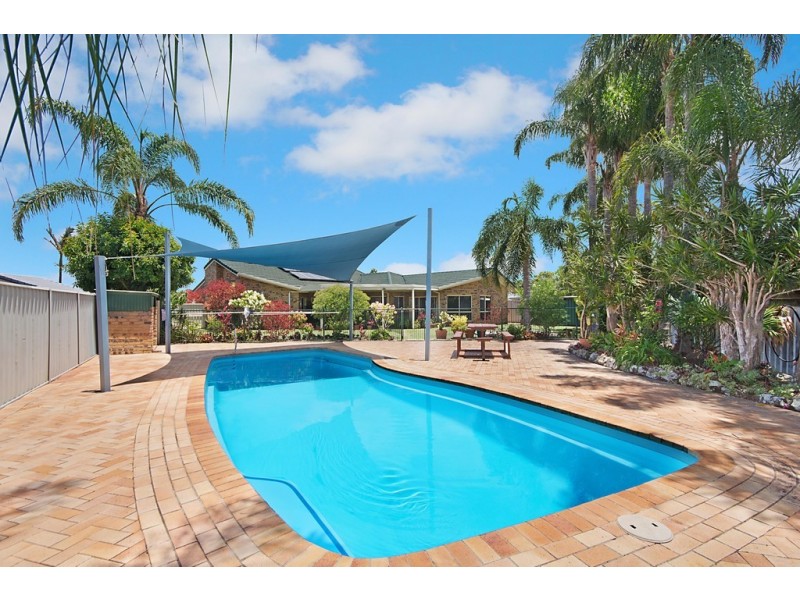 22 Admiralty Court, Yamba NSW 2464
