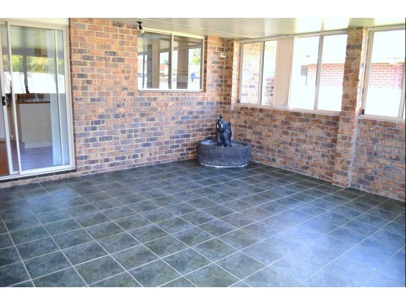 8 Kookaburra Ct, Yamba NSW 2464