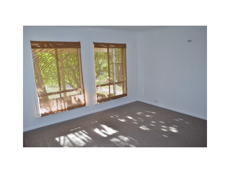 25 Shores Dr, Yamba NSW 2464