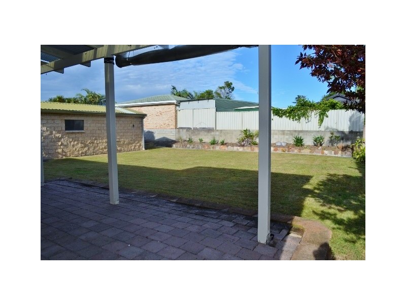 25 Shores Dr, Yamba NSW 2464