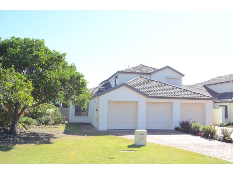 1/42 Beachside Way, Yamba NSW 2464