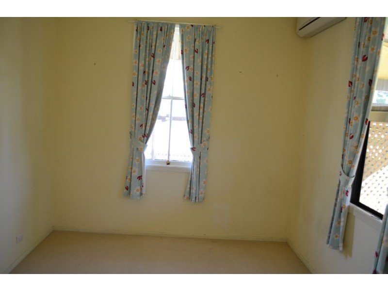 10 Gordon Street, Palmers Island NSW 2463