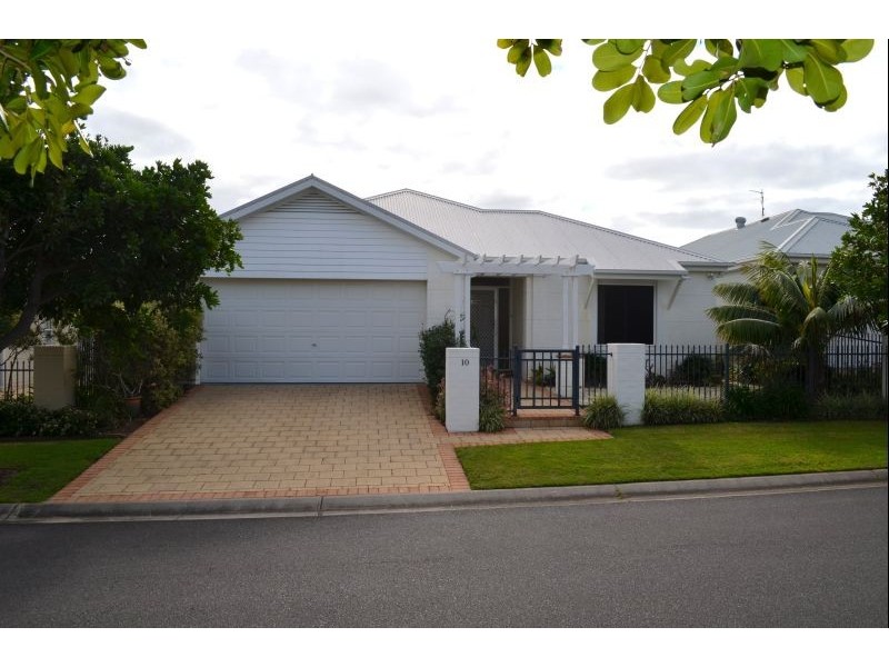 10 The Drive, Yamba NSW 2464