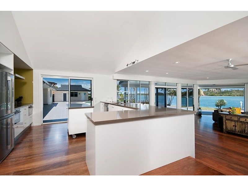 38 Palm Terrace, Yamba NSW 2464