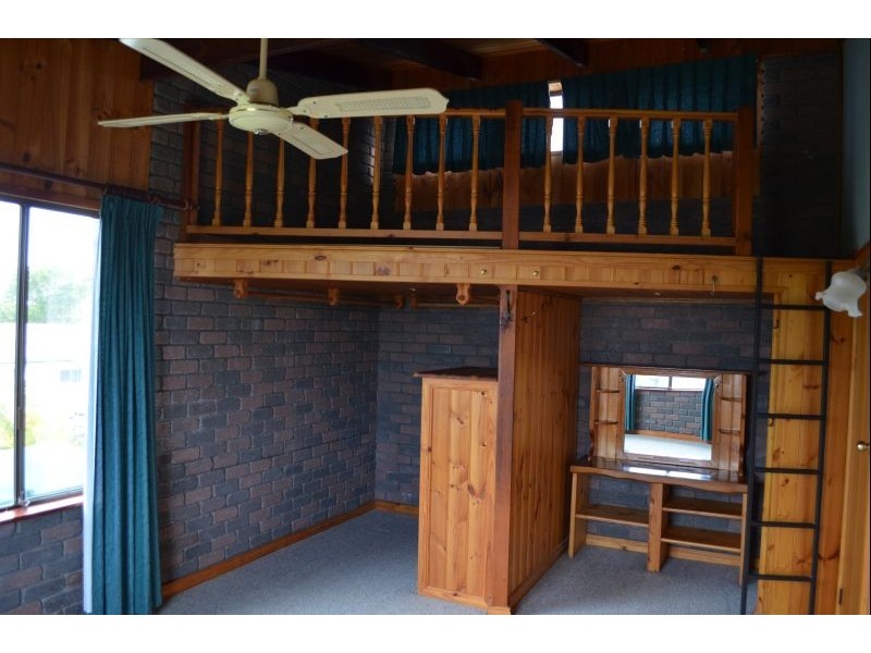 2 Dalley Street, Palmers Island NSW 2463