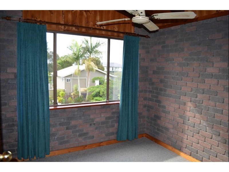 2 Dalley Street, Palmers Island NSW 2463