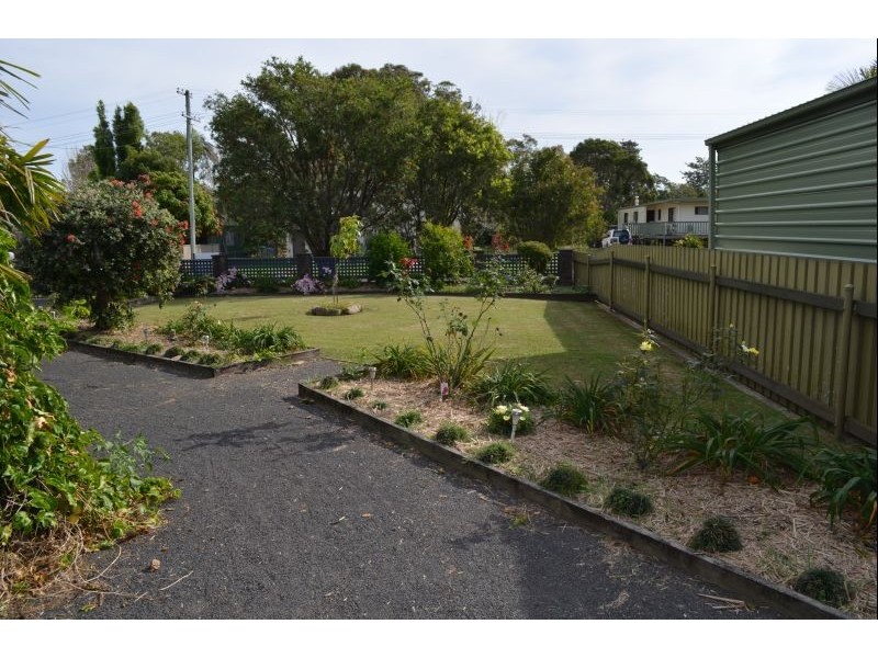 2 Dalley Street, Palmers Island NSW 2463