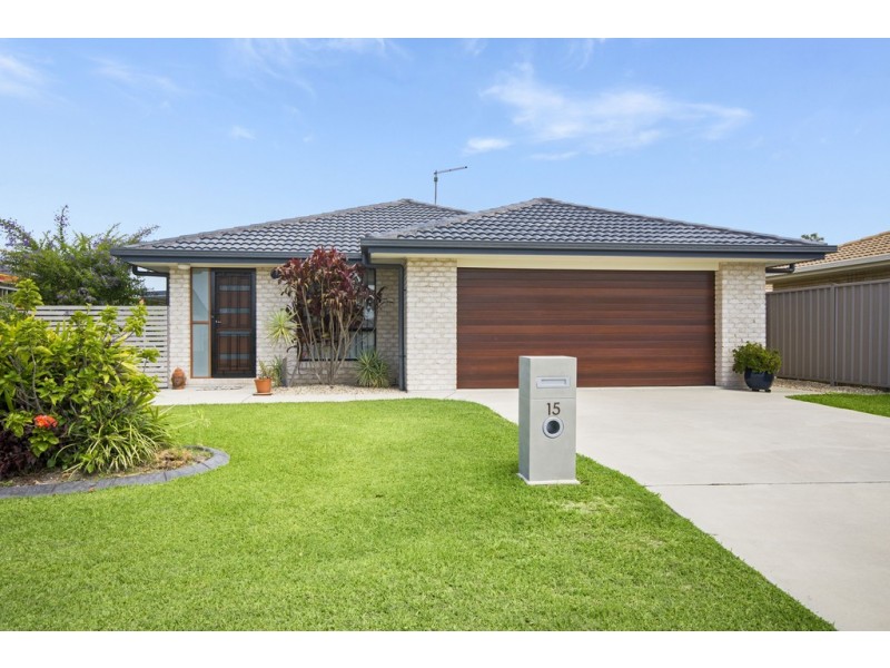 15 Harold Tory Drive, Yamba NSW 2464