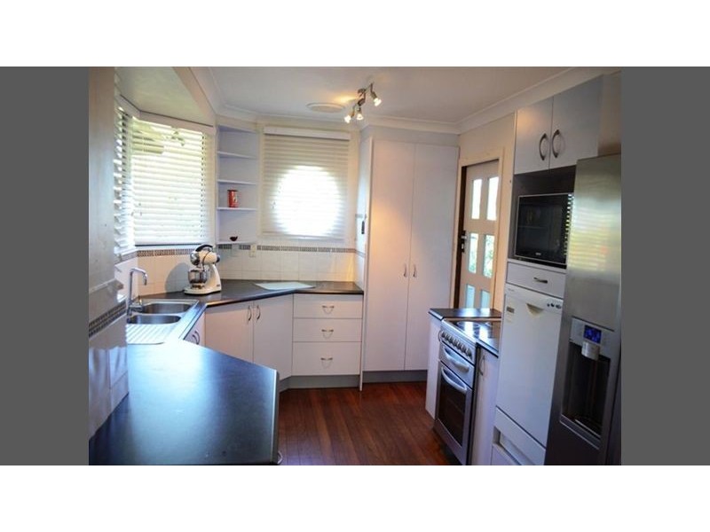 9 Dalley Street, Palmers Island NSW 2463