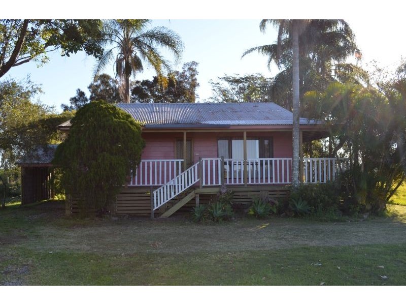 135 School Road, Palmers Island NSW 2463