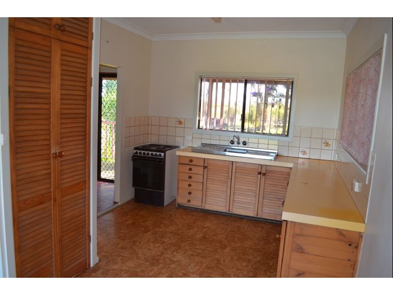 135 School Road, Palmers Island NSW 2463