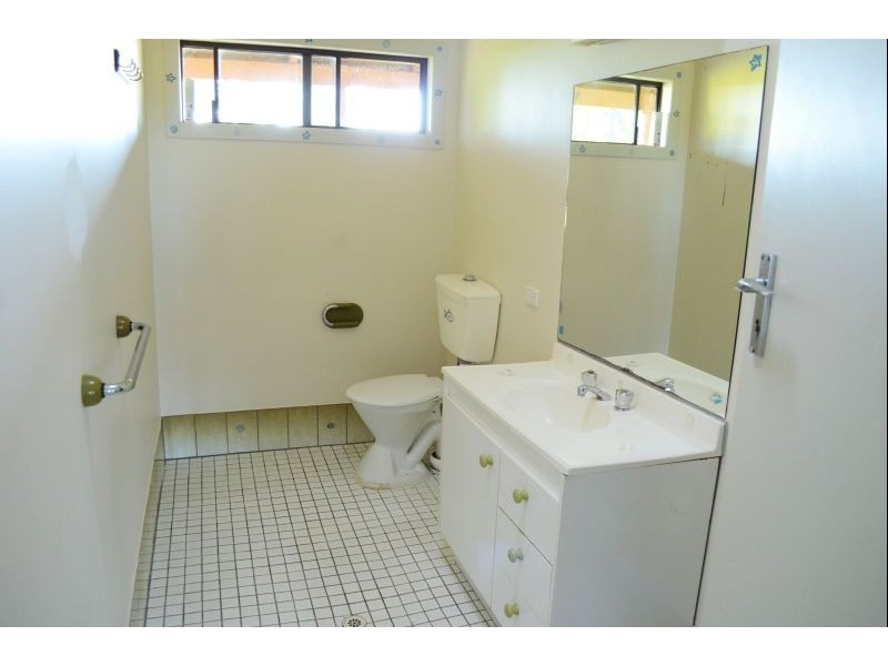 135 School Road, Palmers Island NSW 2463