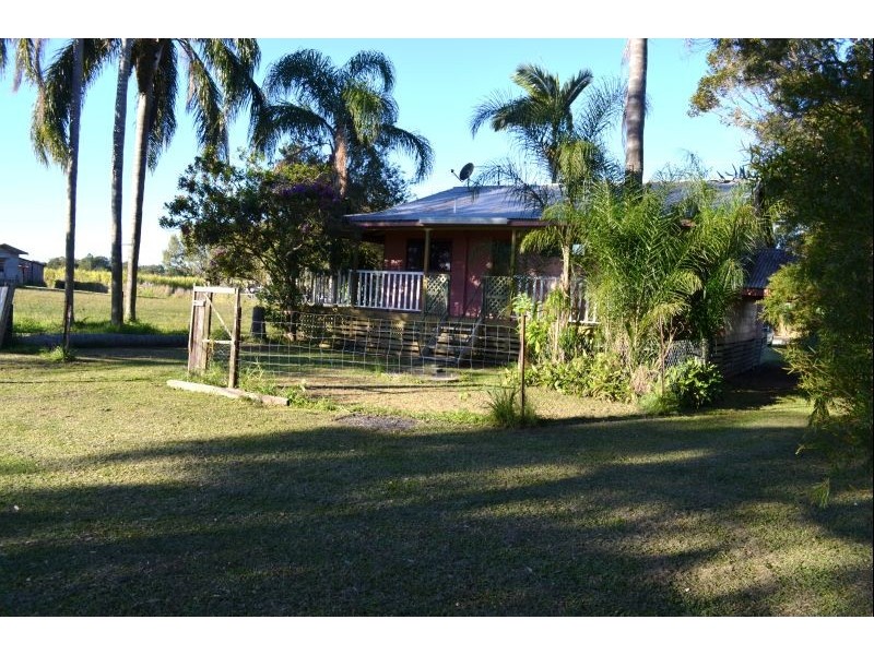 135 School Road, Palmers Island NSW 2463