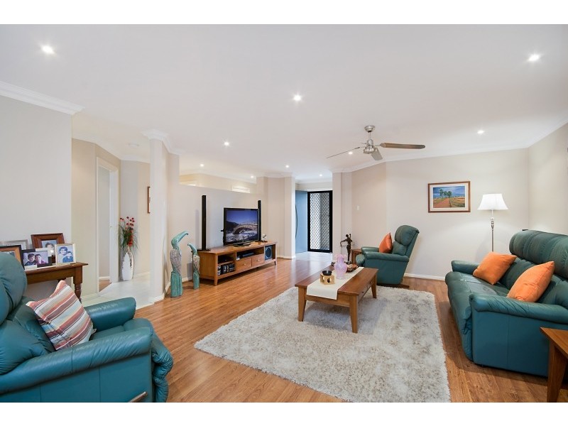 8 Bayview Drive, Yamba NSW 2464