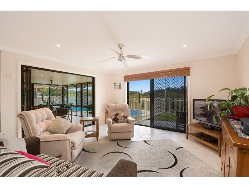 8 Bayview Drive, Yamba NSW 2464