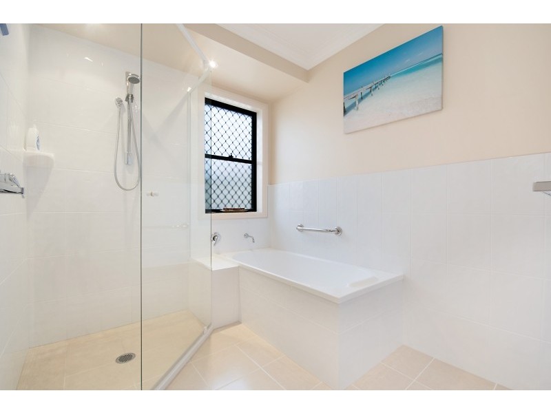 8 Bayview Drive, Yamba NSW 2464