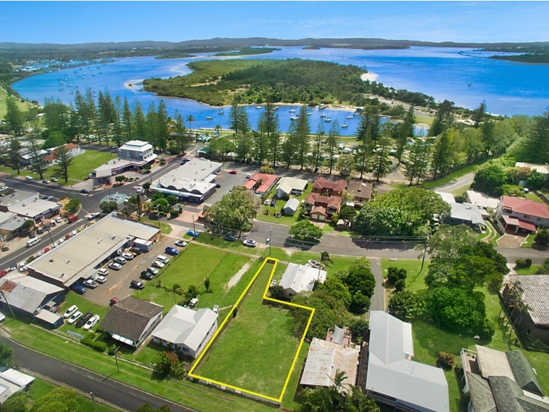 11 High Street, Yamba NSW 2464