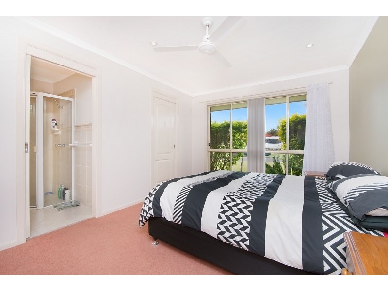 17 Bayview Drive, Yamba NSW 2464