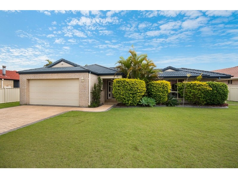 17 Bayview Drive, Yamba NSW 2464