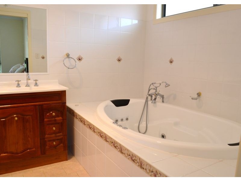 3 Newport Island Circuit, Yamba NSW 2464