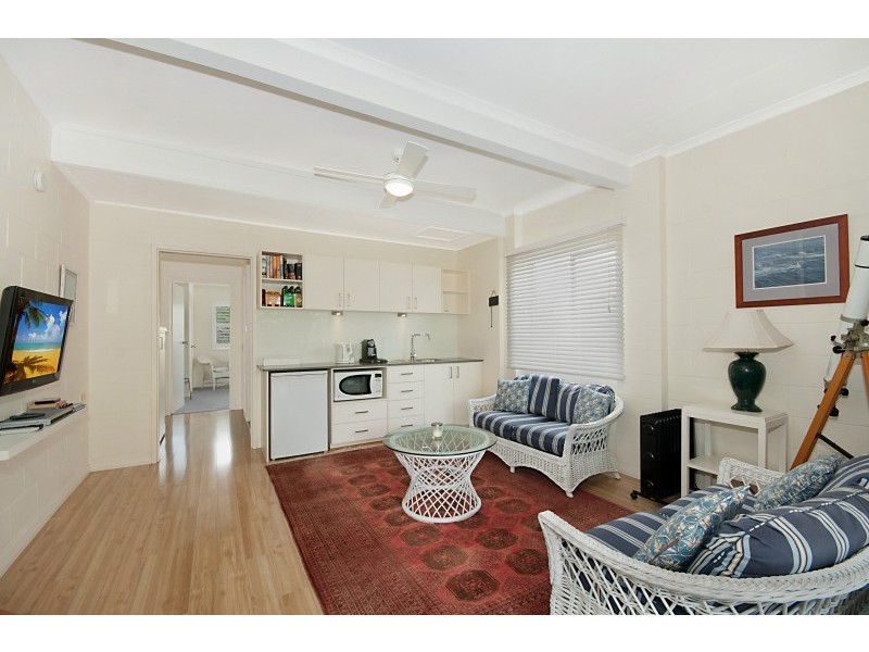 9 Beach Street, Yamba NSW 2464