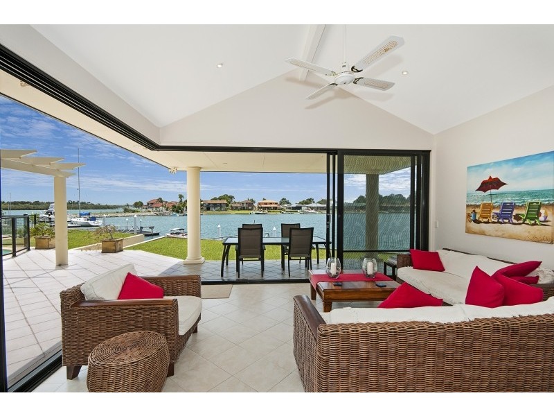 12 Edgewater Close, Yamba NSW 2464