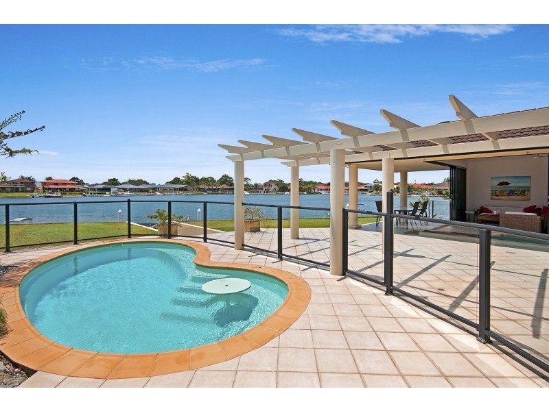 12 Edgewater Close, Yamba NSW 2464