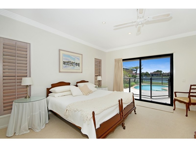 12 Edgewater Close, Yamba NSW 2464