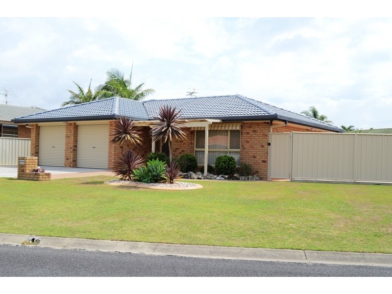 25 Admiralty Court, Yamba NSW 2464