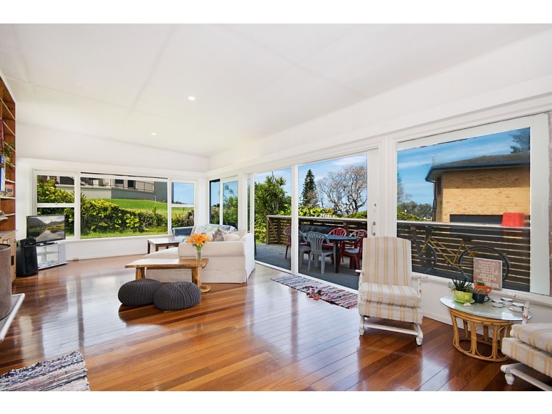 2 Pippie Street, Yamba NSW 2464