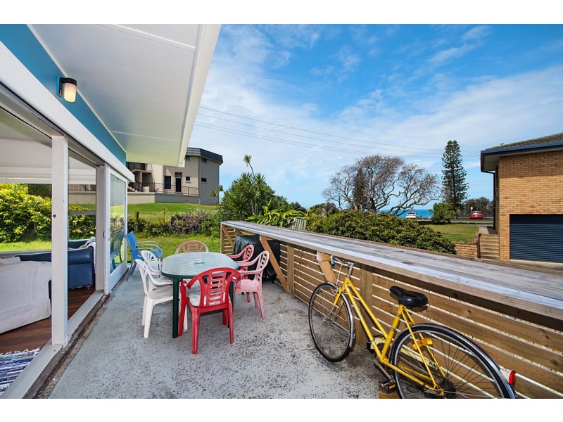 2 Pippie Street, Yamba NSW 2464