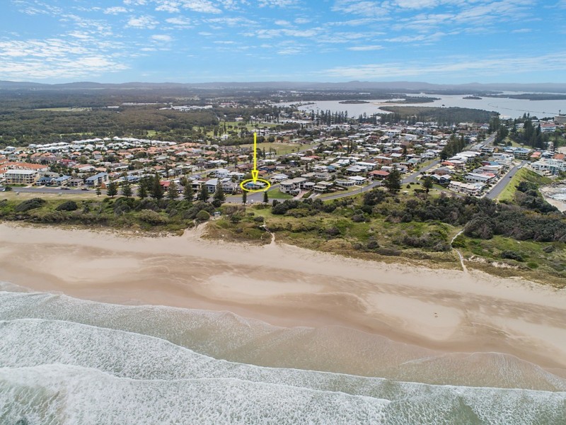 2 Pippie Street, Yamba NSW 2464