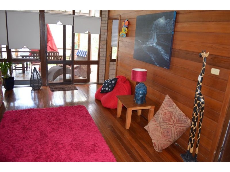 143 Lakes Boulevard, Yamba NSW 2464