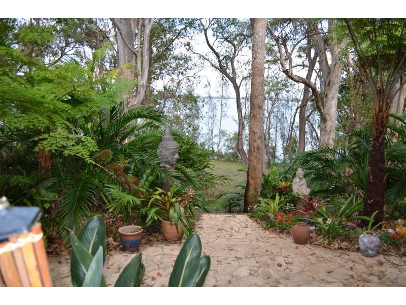 143 Lakes Boulevard, Yamba NSW 2464